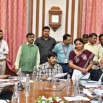 राष्ट्रीयकृत बँक आणि मागासवर्गीय महामंडळांच्या कर्ज वाटपाचा केंद्रीय राज्यमंत्री रामदास आठवले यांनी घेतला आढावा