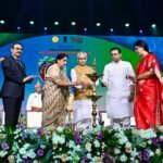 महाराष्ट्र शासनाच्या पर्यावरण व वातावरणीय बदल विभागाच्या वतीने आयोजित माझी वसुंधरा अभियान सन्मान सोहळा महाराष्ट्र व गुजरातचे राज्यपाल आचार्य देवव्रत यांच्या प्रमुख उपस्थितीत एनएससीआय डोम वरळी मुंबई येथे संपन्न झाला.