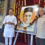 स्वा. सावरकरांनी प्रत्यक्ष कृतीतून समरसतेचा मार्ग दाखवलासामाजिक कार्यकर्ते सूर्यकांत पाठक ; ग्राहक पेठेतर्फे स्वा. सावरकर आत्मार्पण दिन