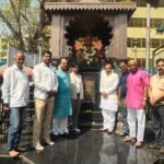 माजी उपपंतप्रधान, देशाचे संरक्षण, परराष्ट्र व गृहमंत्रीस्व. ‘वायबी’ उर्फ यशवंतराव चव्हाण साहेबांच्या काळात महाराष्ट्राच्या विकासाची पाया भरणी झाल्याने चव्हाण साहेब ‘आधुनिक महाराष्ट्राचे शिल्पकार’ ठरल्याची स्तुती सुमने वहात काँग्रेस नेते गोपाळदादा तिवारी यांनी चव्हाण साहेबांना अभिवादनपर श्रद्धांजली वाहिली.