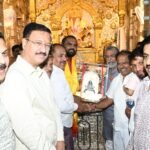 महाराष्ट्र केसरी हर्षवर्धन सदगीर ‘दगडूशेठ’ गणपती बाप्पाच्या दर्शनालाश्रीमंत दगडूशेठ हलवाई सार्वजनिक गणपती ट्रस्ट तर्फे सन्मान