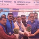 रिपब्लिकन पक्षाच्या वतीने आंबेडकर जयंतीनिमित्त अल्पोपहार व रोप वाटप