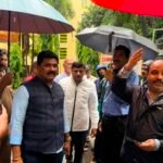 निम्मी बोपोडी पाण्यात; उपमहापौर परशुराम वाडेकर धावले नागरिकांच्या मदतीला