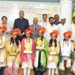विज्ञान-ज्ञान आणि अध्यात्माचे समन्वय असलेले शिक्षणच सर्वश्रेष्ठहेमंत काळमेघ यांचे प्रतिपादनविश्वधर्मी डॉ. विश्वनाथ दा. कराड अध्यात्म-ज्ञान-विज्ञानाधिष्ठित वैश्विक शिष्यवृत्ती २०२६ वितरण सोहळा