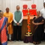 पुरुषोत्तम करंडक भारती विद्यापीठाच्या कॉलेज ऑफ फाइन आर्टस्‌च्या ‘लाजाळू’ एकांकिकेलाजयराम हर्डीकर करंडक एरर : ह्युमन डिटेक्टेड या एकांकिकेलापुणे : महाराष्ट्रीय कलोपासक आयोजित आंतर महाविद्यालयीन पुरुषोत्तम करंडक एकांकिका स्पर्धेत भारती विद्यापीठाचे कॉलेज ऑफ फाइन आर्टस्‌ने सादर केलेल्या ’लाजाळू’ एकांकिकेने बाजी मारत ६१व्या पुरुषोत्तम करंडकावर आपले नाव कोरले. संघाला ५००१ रुपयांचे रोख पारितोषिक देण्यात येणार आहे. सर्वोकृष्ट प्रायोगिक एकांकिकेसाठी असलेलां जयराम हर्डीकर करंडक महर्षी कर्वे स्त्री शिक्षण संस्थेचे कमिन्स अभियांत्रिक महाविद्यालय यांनी सादर केलेल्या एरर : ह्युमन डिटेक्टेड या एकांकिकेने पटकाविला.